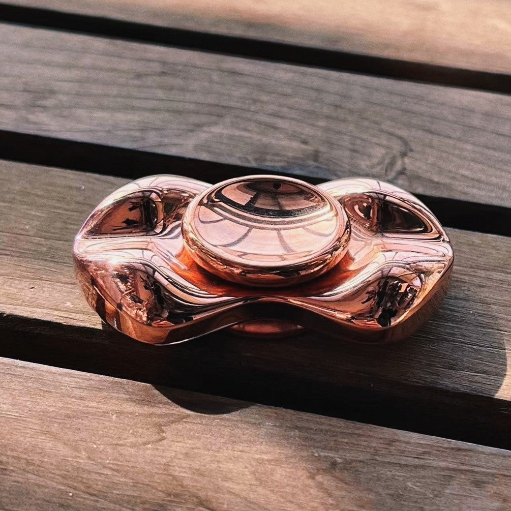 Twin-blade design Spinner